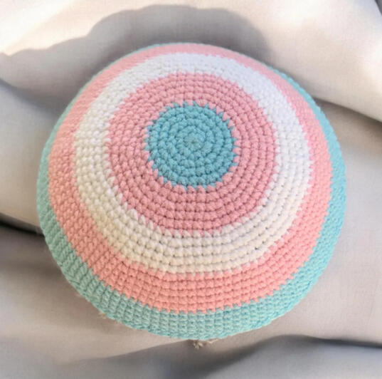Transgender yarmulke